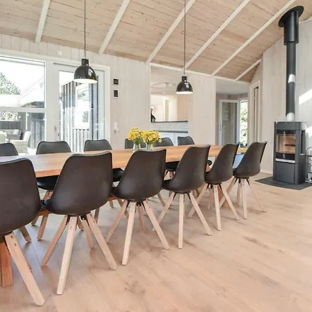 Five Bedroom Holiday In Blavand Varde
