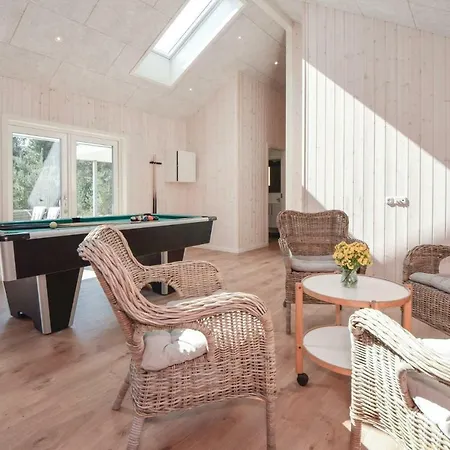 Сasa de vacaciones Five Bedroom Holiday In Blavand Varde