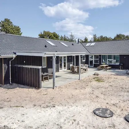 Five Bedroom Holiday In Blavand Сasa de vacaciones