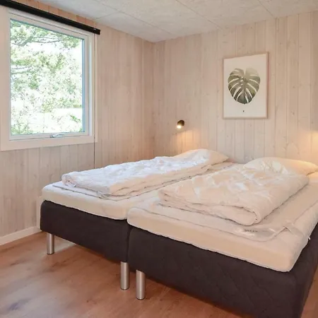 Five Bedroom Holiday In Blavand Сasa de vacaciones